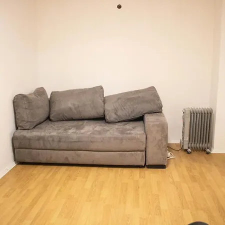 Small Affordable Apartment In Siska District 卢布尔雅那